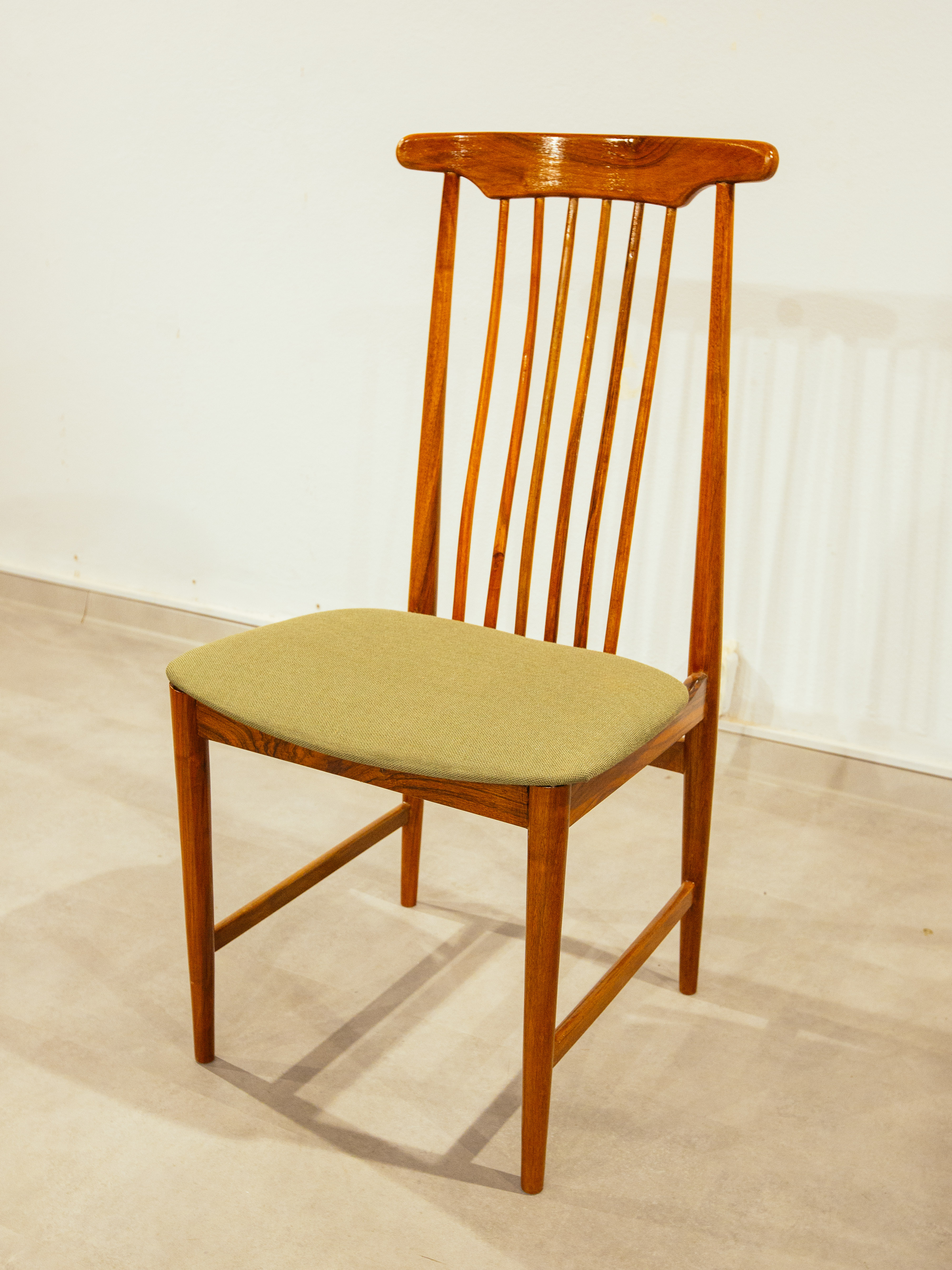 Spindle Back Dining Chairs (6 pieces)